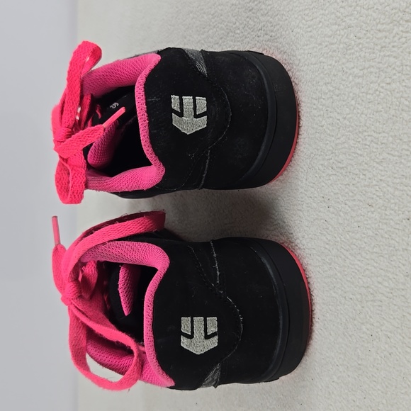 Etnies Skatergirl Black and Pink Sneakers - Picture 10 of 10